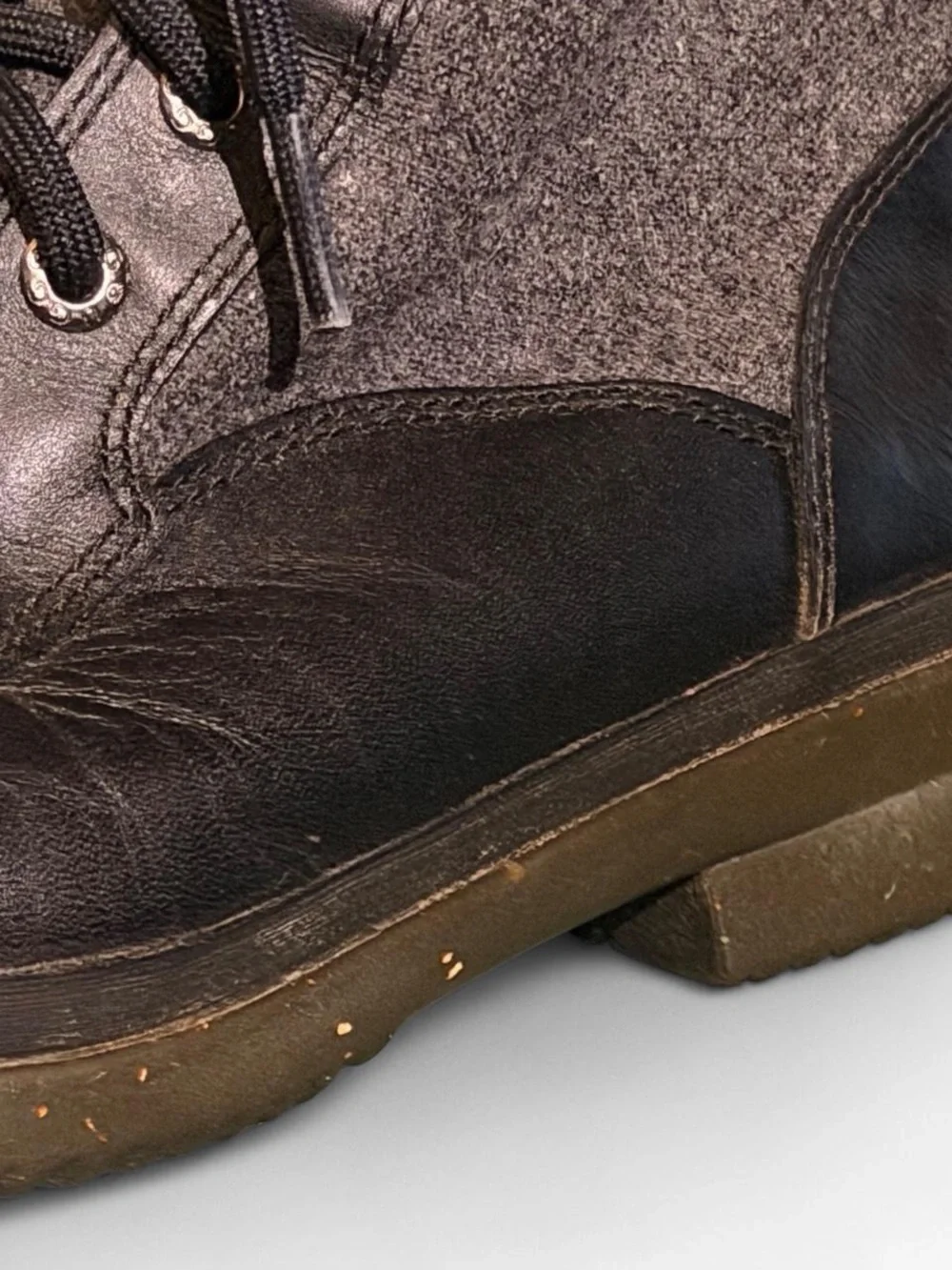 UGG Kesey Black Gray Waterproof Black Leather Gray Wool Boots Women’s Size 7.5